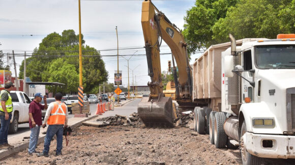 Recomiendan tomar precauciones por obras en la calle No Reelección en Ciudad Obregón