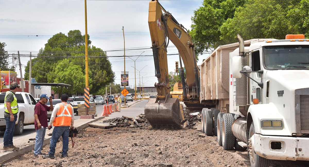 Recomiendan tomar precauciones por obras en la calle No Reelección en Ciudad Obregón