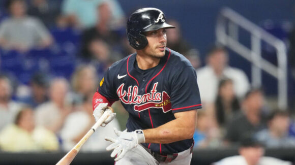 Matt Olson comanda tardío despertar de los Braves y Atlanta iguala la serie ante los Marlins