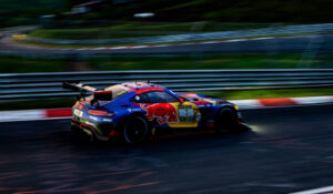 Max Verstappen roza la gloria en las 24 horas de Nürburgring; falla mecánica arruina la victoria