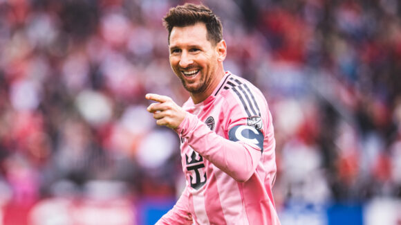 Lionel Messi guía al Inter Miami en su triunfo sobre el Toronto FC e impone récord en la MLS