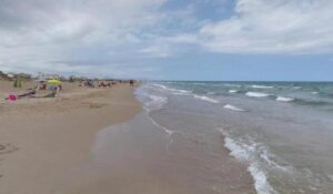 Cuatro personas fallecen ahogadas en playa de Valencia, España