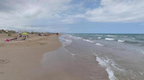 Cuatro personas fallecen ahogadas en playa de Valencia, España