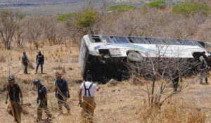 Tragedia en Nayarit: 11 personas mueren y 31 resultan heridas tras volcadura de autobús turístico