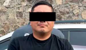 Detienen en Nogales a sujeto que conducía vehículo robado en Arizona; tenía placas sobrepuestas