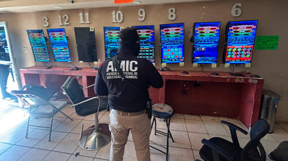Operativo de la FGJES frena apuestas clandestinas en Nogales; aseguran equipo de juegos de azar