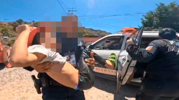 Niña de 7 años es picada por viuda negra en Hermosillo; fue auxiliada por policías municipales