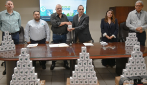 Oomapas de Cajeme fortalece programa ‘Ahórrate un Chorro’ con donativo de regaderas ecológicas