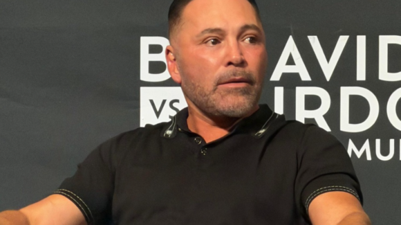 Óscar de la Hoya predice pelea difícil entre David Benavidez y Gilberto Ramírez