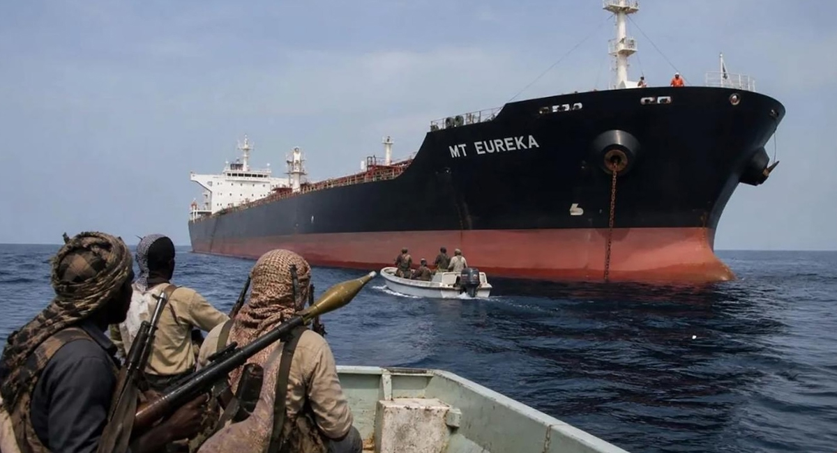 Piratas somalíes resurgen en el océano Índico por bloqueo del estrecho de Ormuz y otras rutas