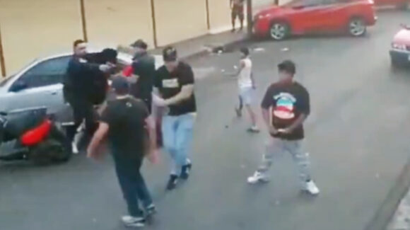 VIDEO: Oficial de CDMX mata a tiros a sujeto que lo golpeó al intentar detener riña de mujeres