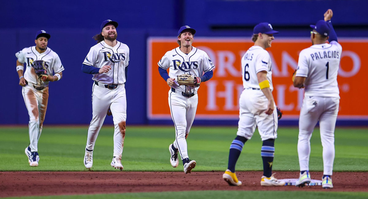 Los jugadores de los Rays festejan el triunfo que consiguieron ante los Orioles
