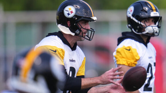 Ya es oficial; Aaron Rodgers firma extensión con Steelers y reporta a los entrenamientos