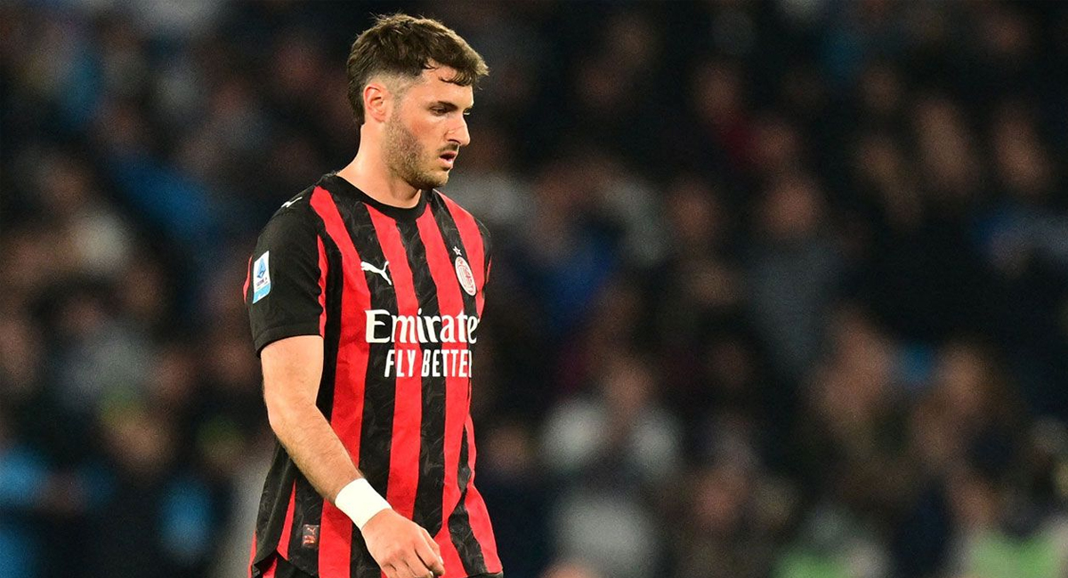 Santiago Giménez podría salir del AC Milan en el próximo mercado de fichajes