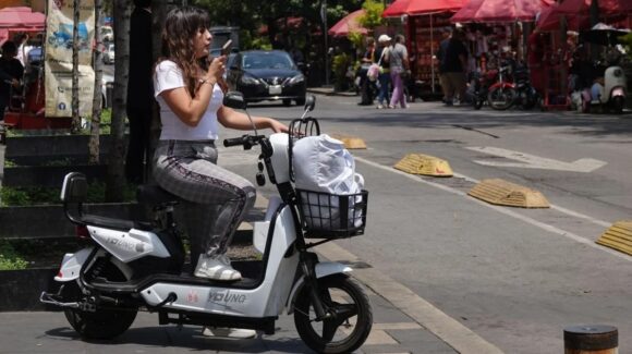 Scooters y bicicletas eléctricas tendrás que portar placa a partir de esta fecha en CDMX