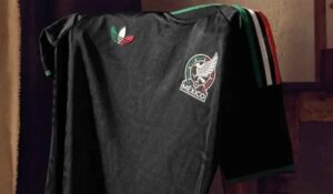 Selección Mexicana presenta uniforme negro con detalles tricolores