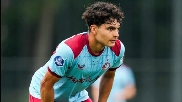 Stephano Carrillo regresa al Feyenoord tras un año en Eerste Divisie