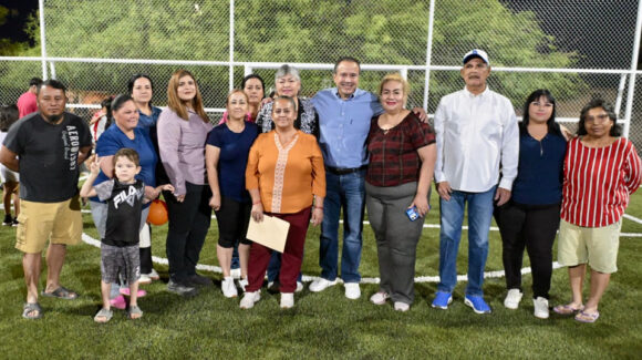 Toño Astiazarán entrega rehabilitación del Parque Tabachines en Altares con Presupuesto CRECES