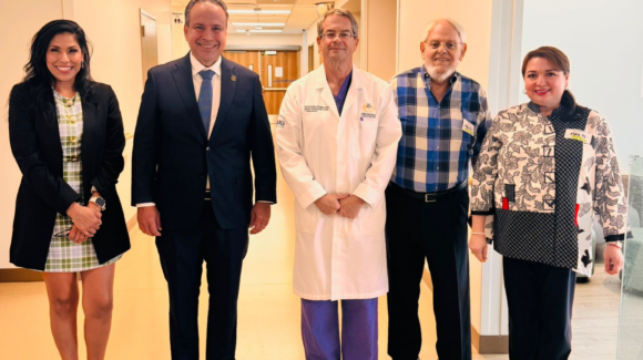 ‘Toño’ Astiazarán impulsa capacitación médica en Phoenix para fortalecer atención en Hermosillo