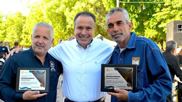 Toño Astiazarán reconoce la trayectoria y compromiso de 140 servidoras y servidores públicos municipales