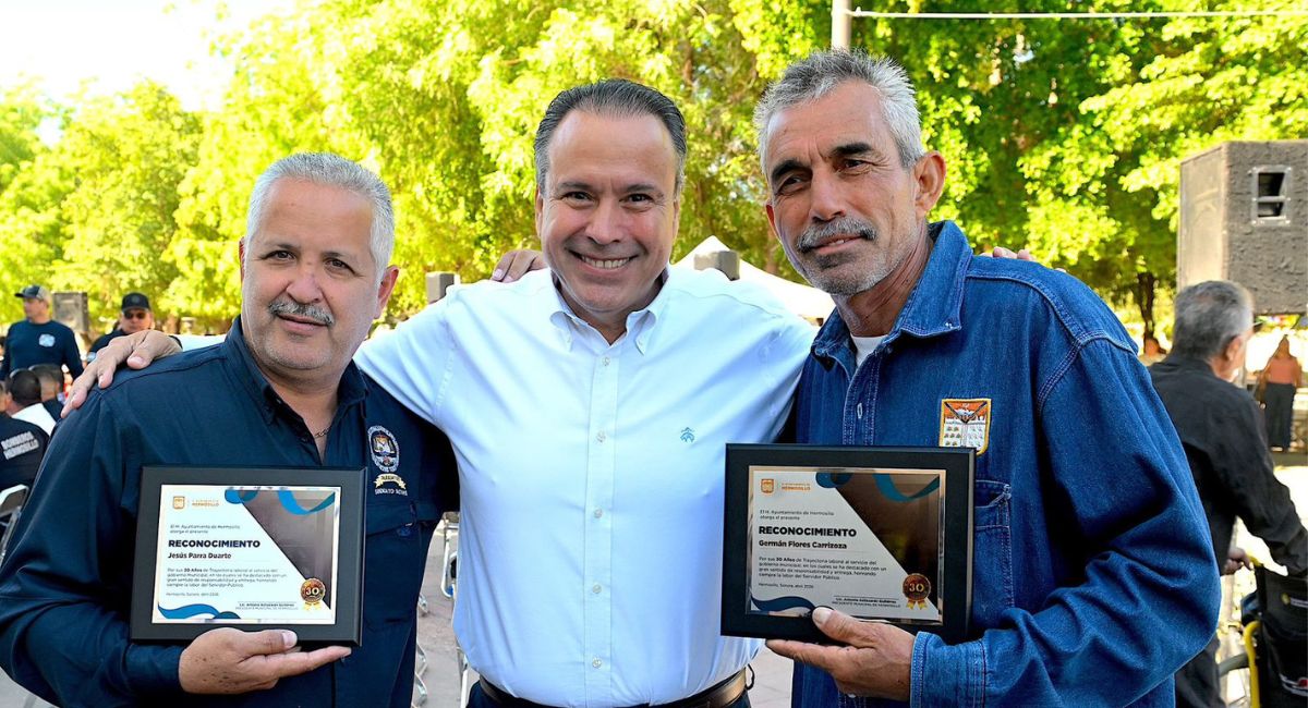 Toño Astiazarán reconoce la trayectoria y compromiso de 140 servidoras y servidores públicos municipales