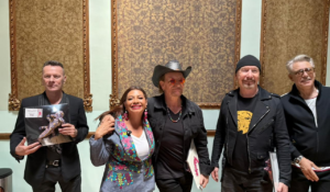 Clara Brugada invita a U2 a ofrecer concierto en el Zócalo de la CDMX