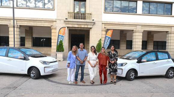 Reciben contribuyentes cumplidos dos automóviles mediante el sorteo ‘En la H, ¡Cumpliendo Ganas 2026!’