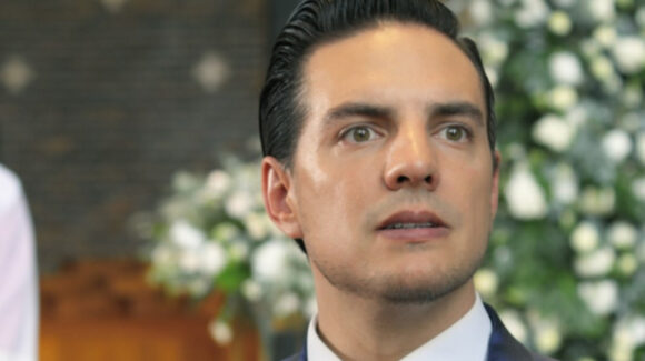 Acusan a Vadhir Derbez de violación y violencia física; el actor da la cara junto a sus abogados