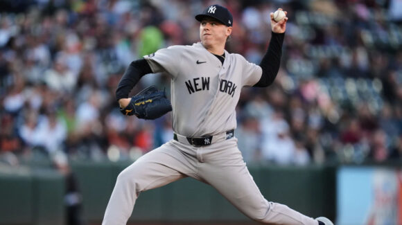 Ni así pueden ganar; Weathers lanza joya, pero Yankees sufren su cuarto revés al hilo