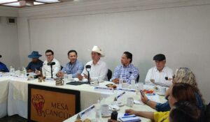 Jorge Elías Retes anuncia inversión en agua y rescate del estadio de los Mayos en Navojoa