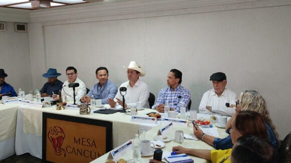 Jorge Elías Retes anuncia inversión en agua y rescate del estadio de los Mayos en Navojoa