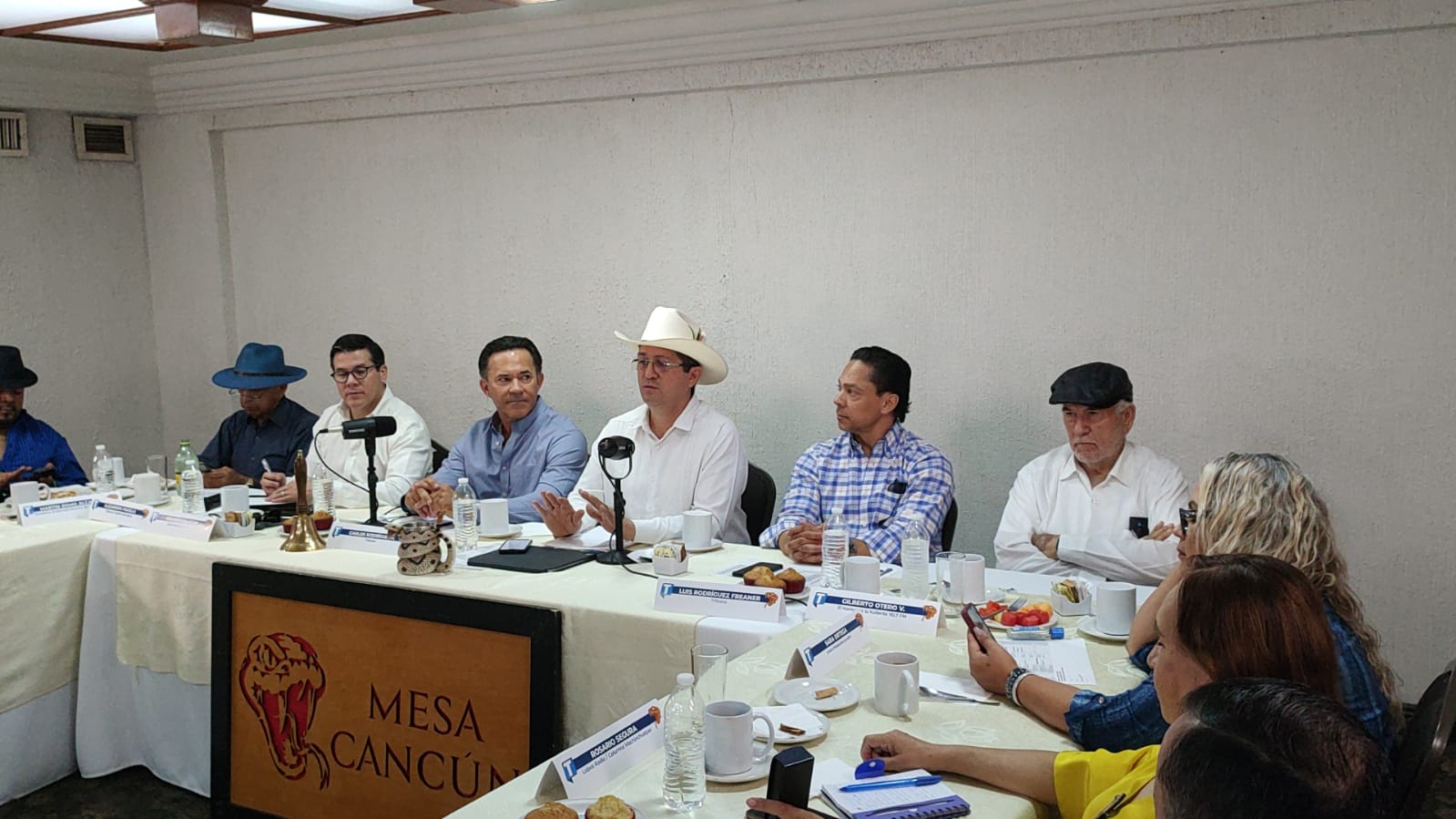 Jorge Elías Retes anuncia inversión en agua y rescate del estadio de los Mayos en Navojoa