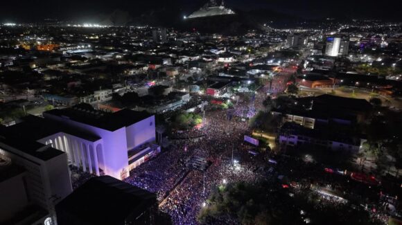 Alcalde ‘Toño’ Astiazarán celebra arranque de las Fiestas del Pitic con récord de asistencia