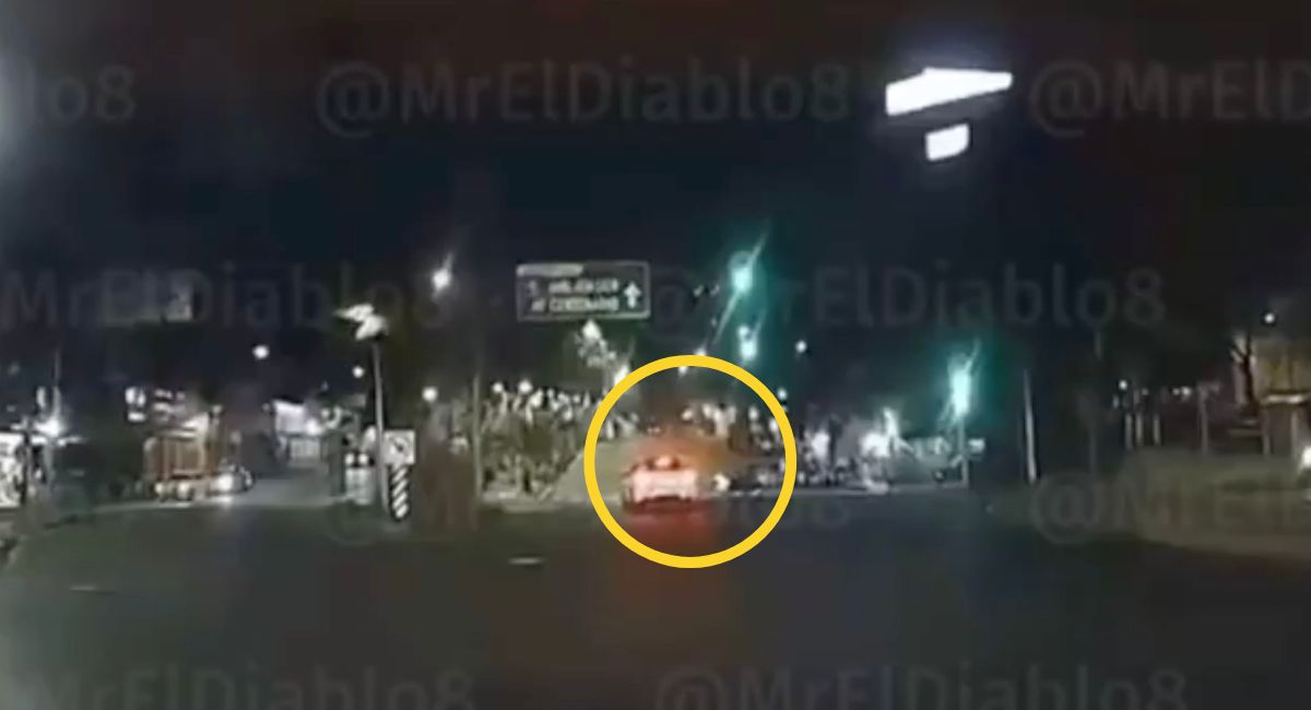 Fiscalía investiga accidente entre Tesla y motociclista en CDMX
