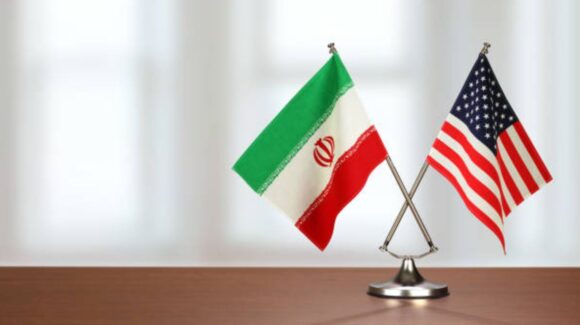 Trump afirma que EU está cerca de un acuerdo con Irán; advierte posible ofensiva militar