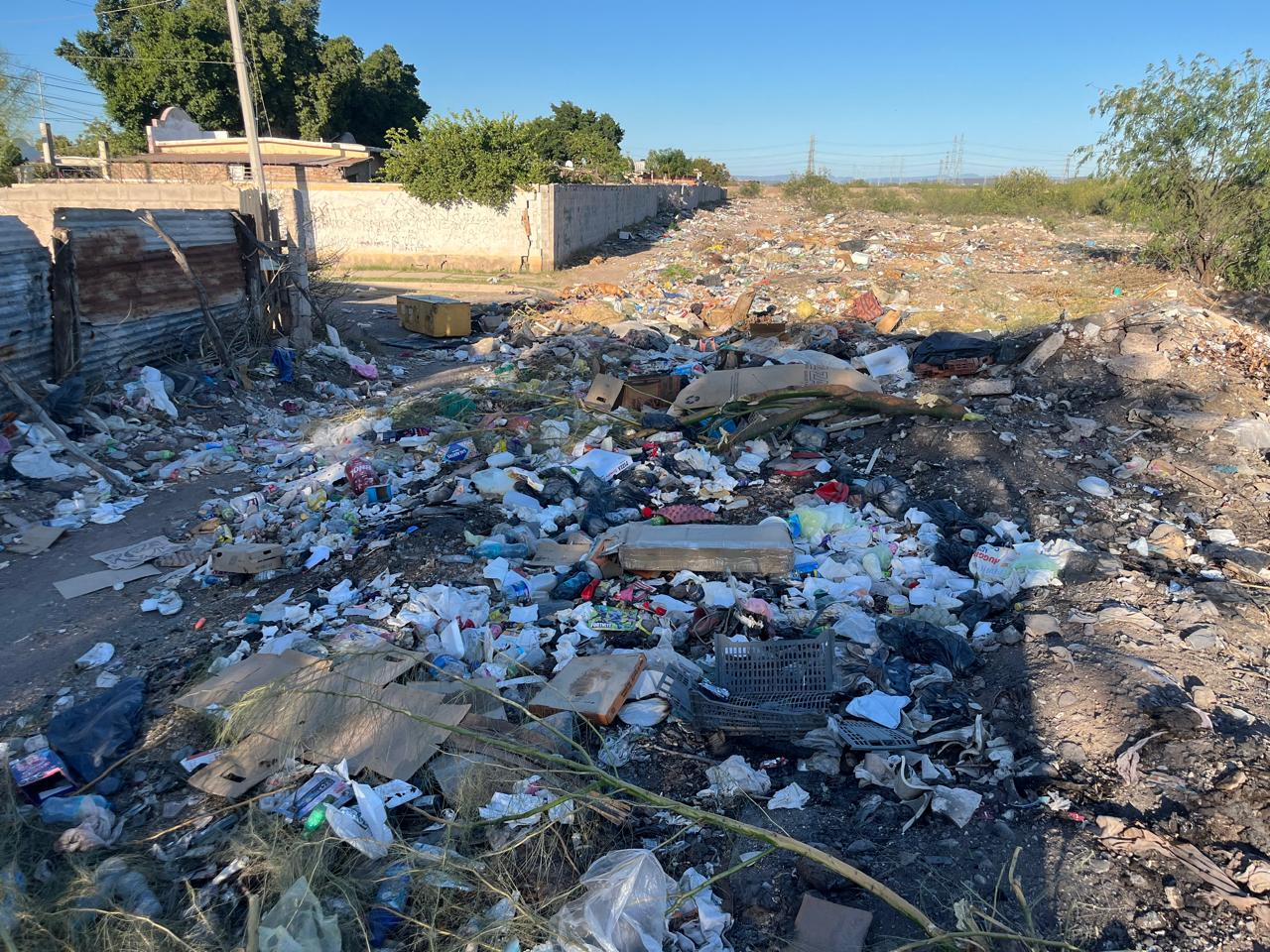Basurero clandestino invade Villa Dorada 2 y preocupa a vecinos de Empalme
