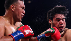 David Benavidez destroza al mexicano ‘Zurdo’ Ramírez y es tricampeón mundial