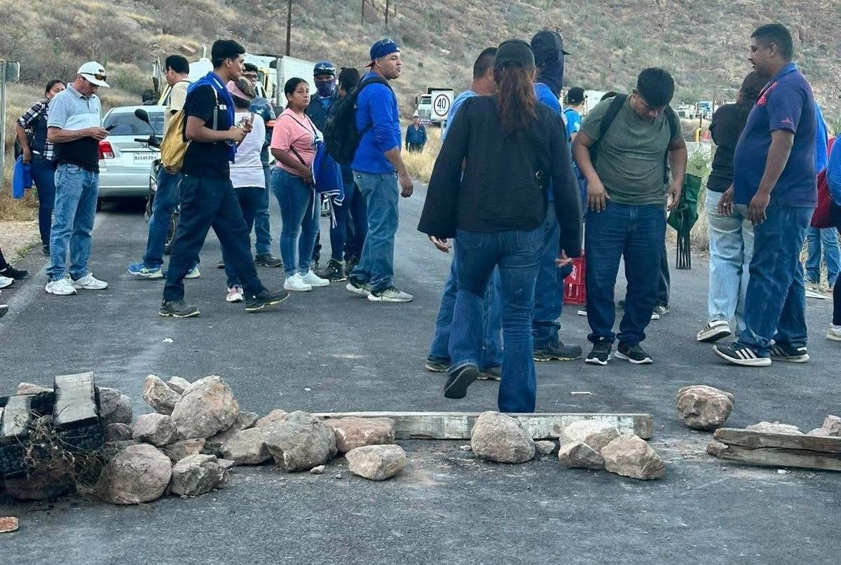 Trabajadores inconformes por utilidades mantienen bloqueo en parque industrial de Guaymas
