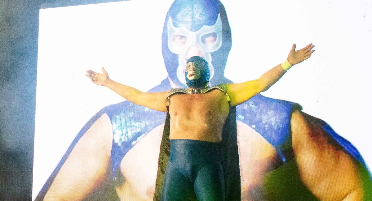 Blue Demon Jr., se sincera para TRIBUNA y confiesa qué ha sido lo más complicado de seguir con el legado de su padre