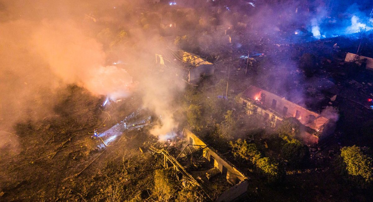 Explosión en fábrica de fuegos artificiales en China deja 26 muertos y 61 heridos