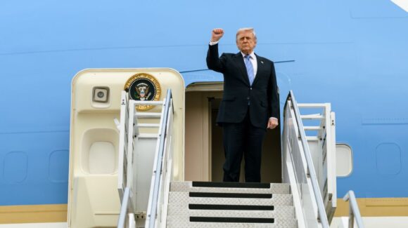 Concluye visita de Donald Trump en China: Viaja a Washington tras encuentro histórico con Xi Jinping