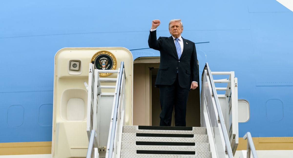 Trump concluye visita a China tras reuniones con Xi Jinping