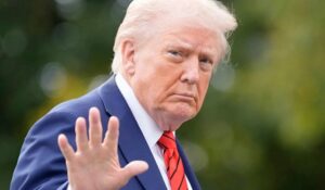 Previo a su viaje a China, Trump asegura que Cuba “está pidiendo ayuda” y anuncia nuevo diálogo
