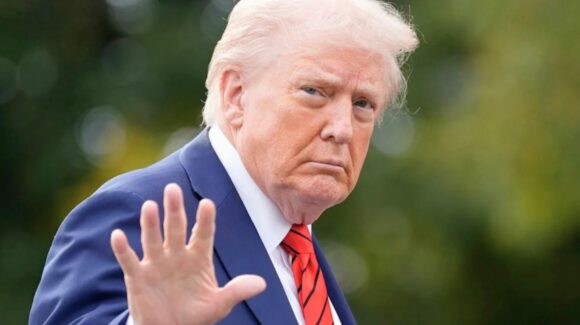 Previo a su viaje a China, Trump asegura que Cuba “está pidiendo ayuda” y anuncia nuevo diálogo