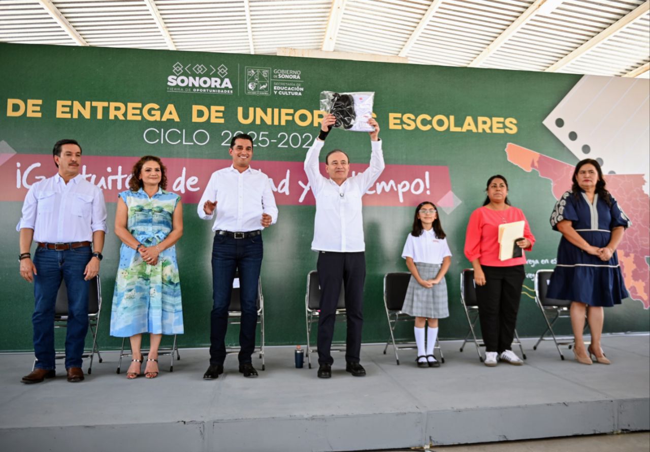 Durazo arranca entrega de uniformes escolares gratuitos en Sonora
