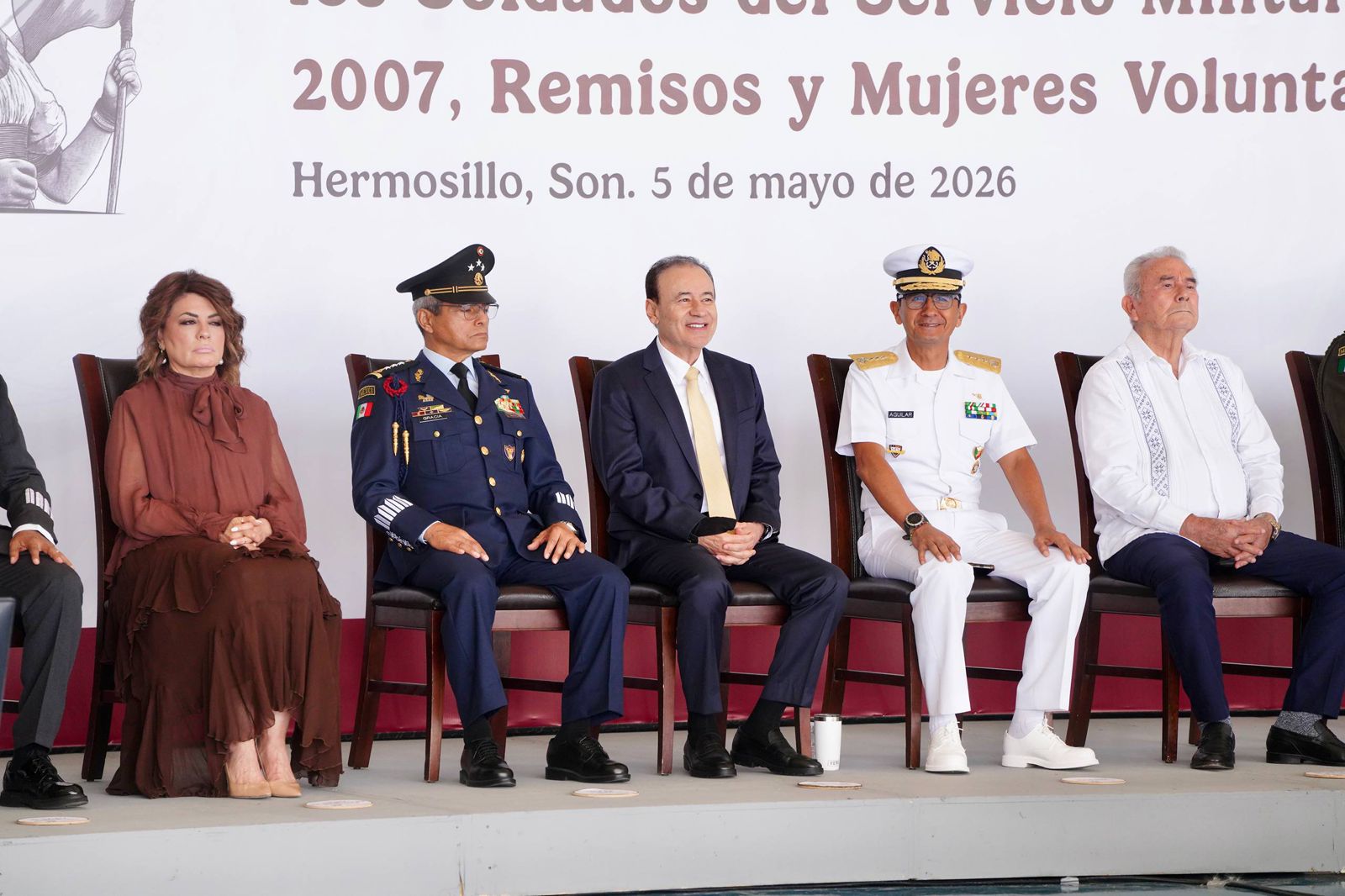 Durazo encabeza protesta del Servicio Militar y llama a defender la soberanía