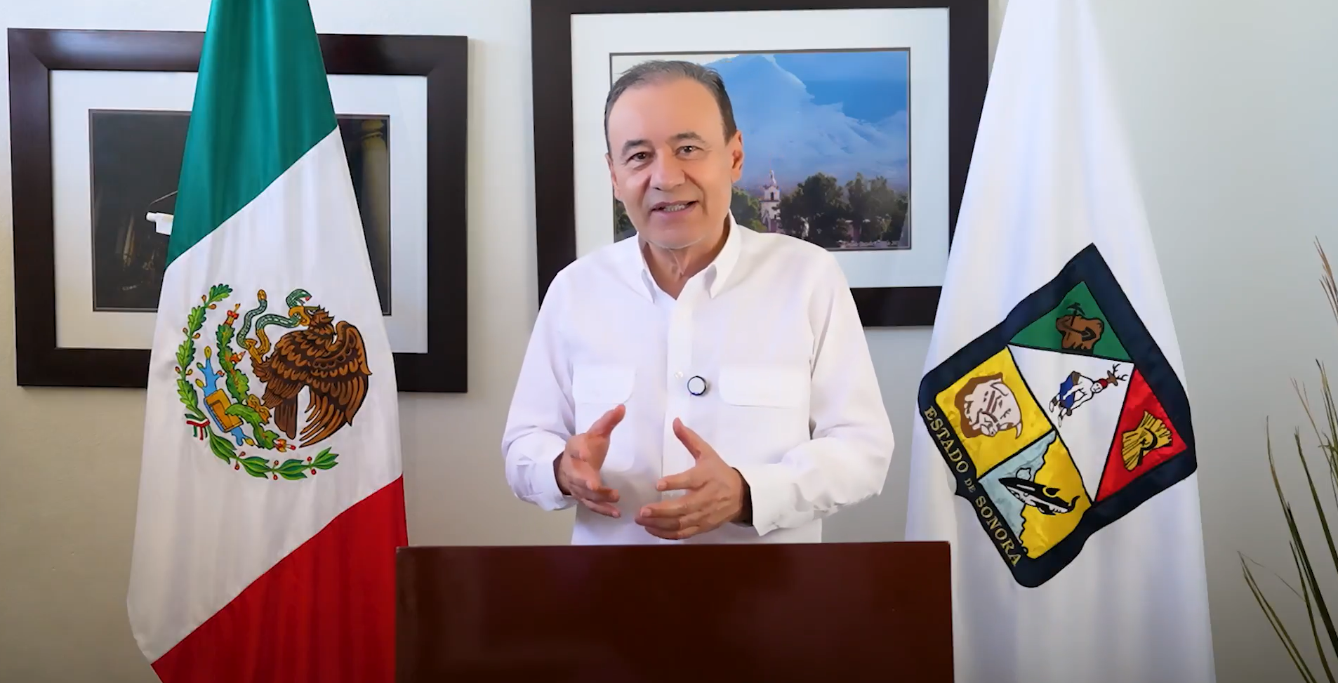 Alfonso Durazo reconoce labor de maestros sonorenses en el Día del Maestro