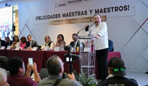 Gobernador Durazo reconoce vocación transformadora de maestras y maestros en Sonora