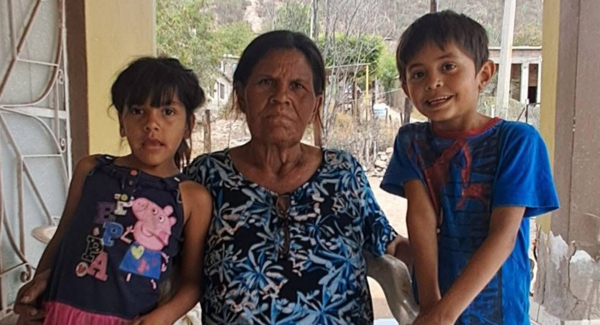 Abuela pide apoyo para alimentar a sus nietos; su hija desapareció hace tres años