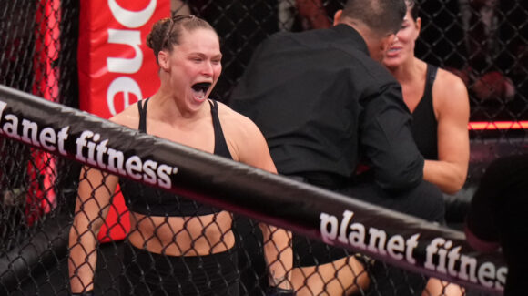 Impresionante regreso de Ronda Rousey; finaliza en segundos a la leyenda Gina Carano